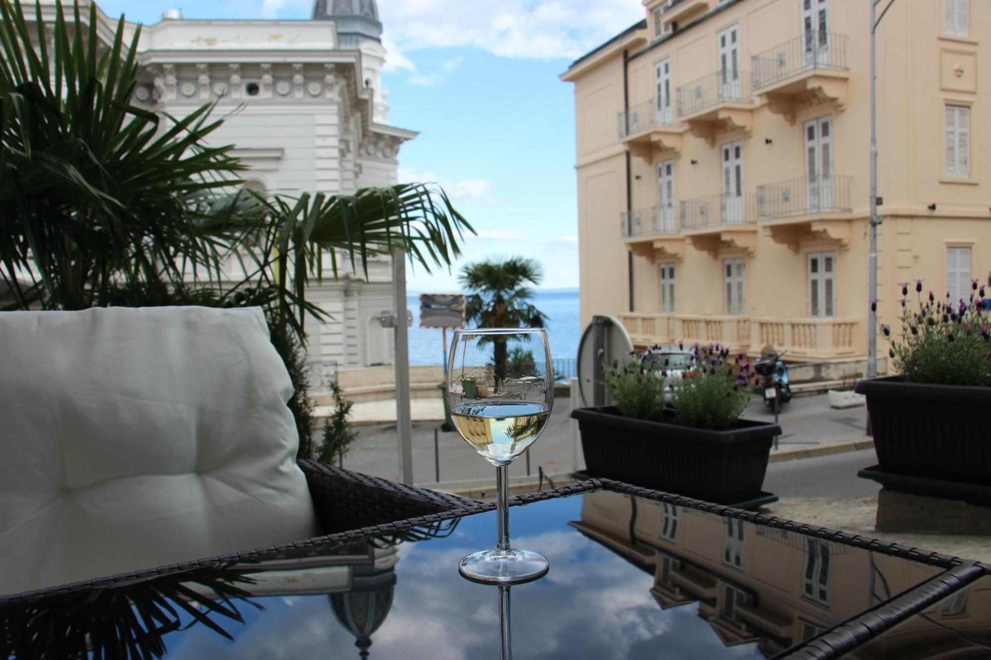 Superior Seaview Apartment Opatija Exterior photo